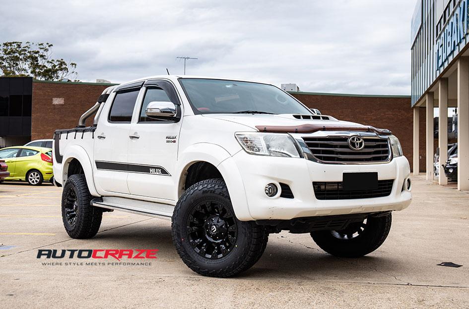 TOYOTA HILUX N70 4WD VAPOR MATTE BLACK